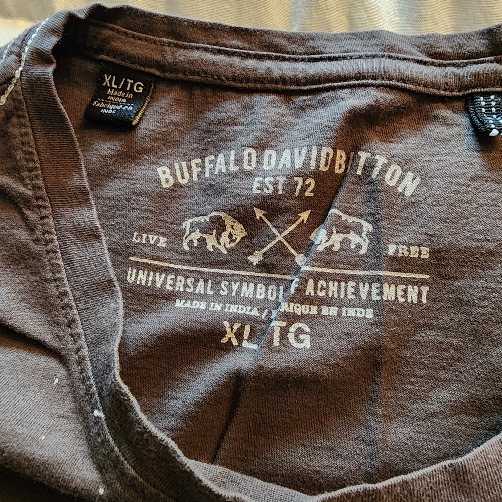 Mens XL Buffalo David Bitton skull t-shirt